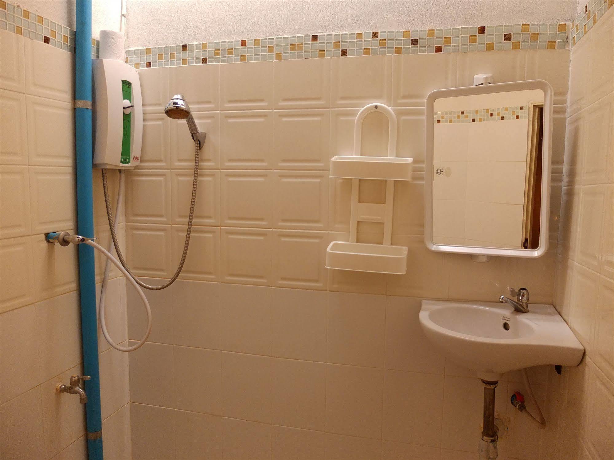 Boonmee Guest House เชียงใหม่ ภายนอก รูปภาพ