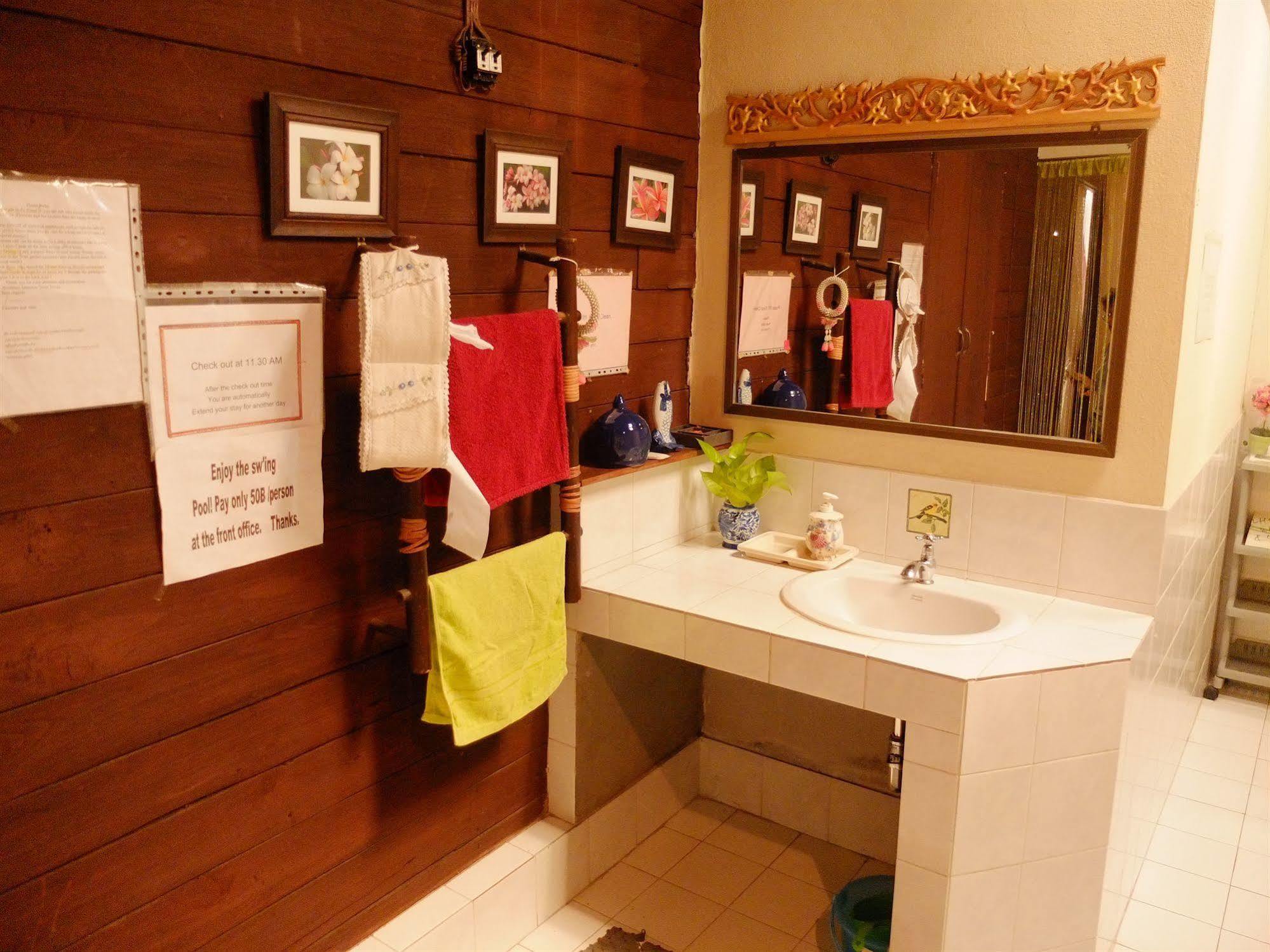 Boonmee Guest House เชียงใหม่ ภายนอก รูปภาพ