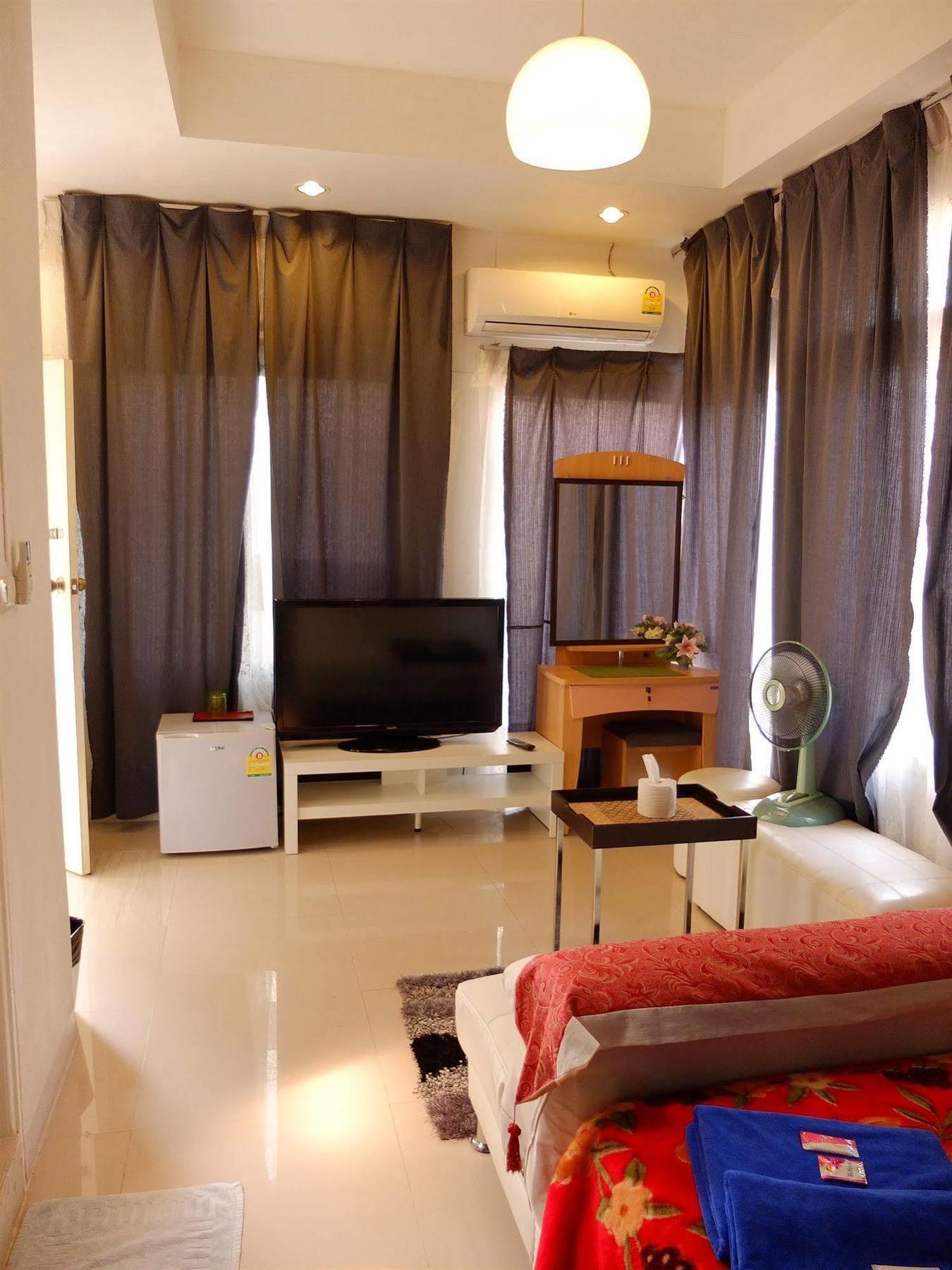Boonmee Guest House เชียงใหม่ ภายนอก รูปภาพ