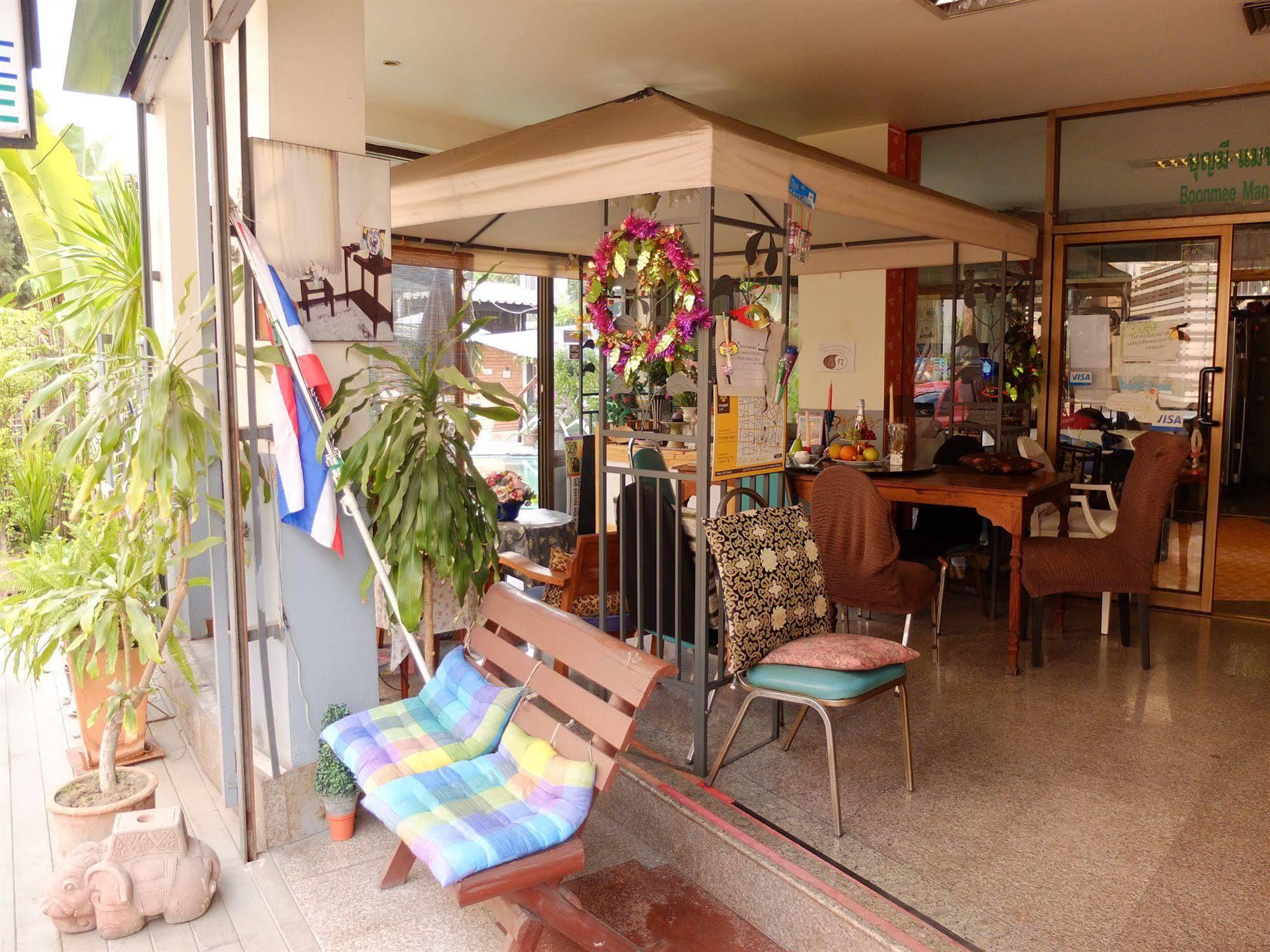 Boonmee Guest House เชียงใหม่ ภายนอก รูปภาพ